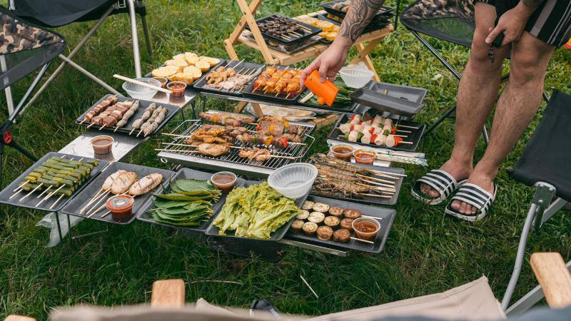 Dụng cụ đồ ăn khi dã ngoại tại Mũi Trèo